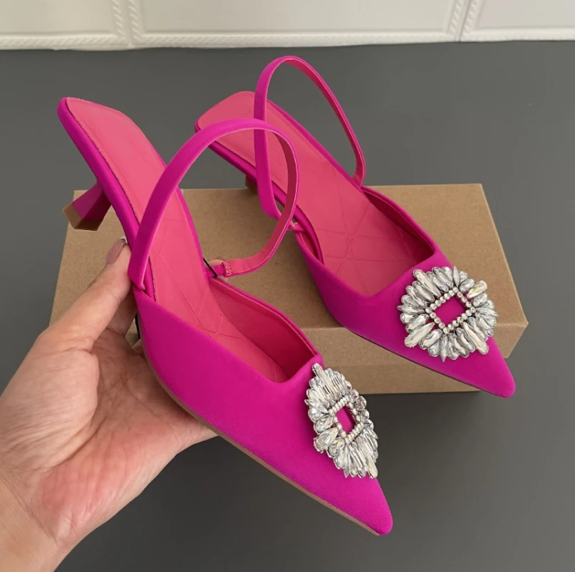 

Новинка 2022, женские туфли на высоком каблуке, босоножки с острым носком, Розовые босоножки с бриллиантами, туфли на низком каблуке с ремешка...
