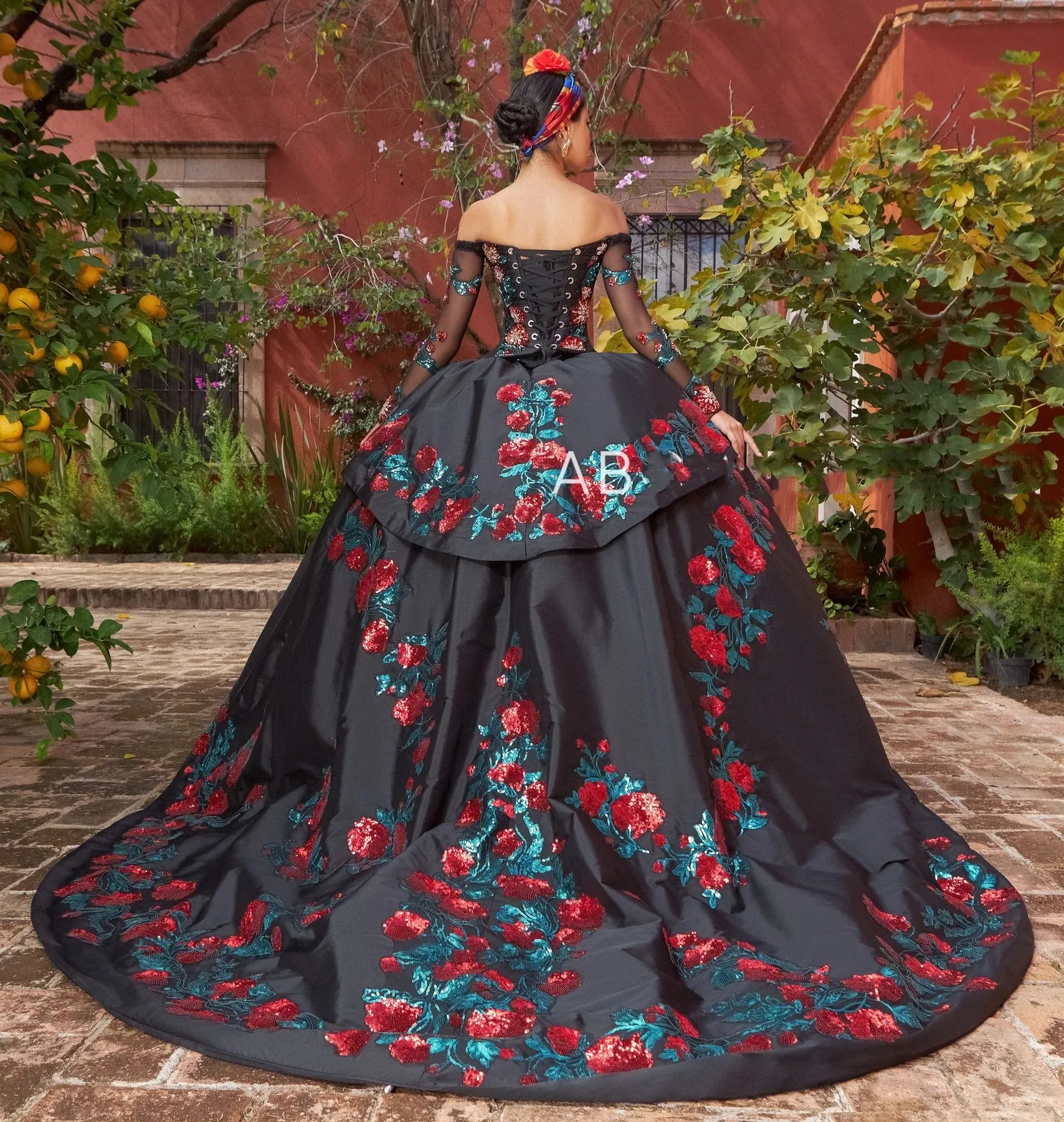Черное платье Charro Quinceanera бальное с длинными рукавами тюлевые аппликации жемчуг