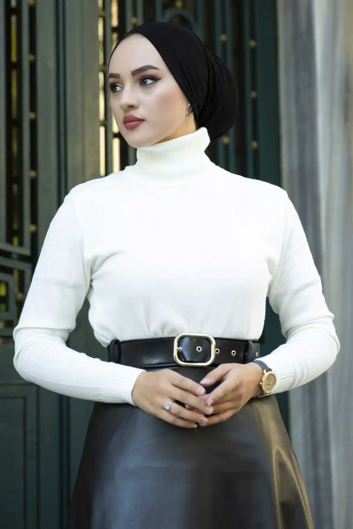 -Трикотажный свитер для хиджаба бежевого цвета