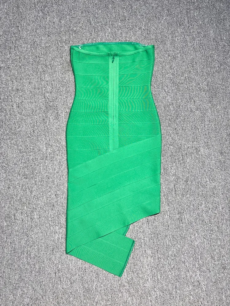 Женское облегающее мини-платье без бретелек с открытой спиной