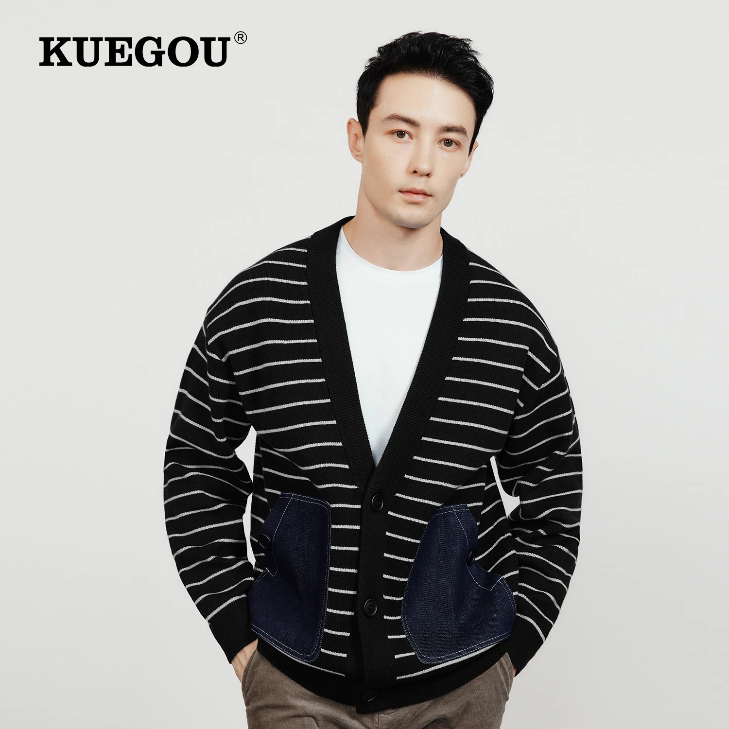 KUEGOU 2022 Autumn New Men's Striped Cardigan Sweater Denim Pockets Patchwork Quality Knitting Warm Plus Size Top 909
