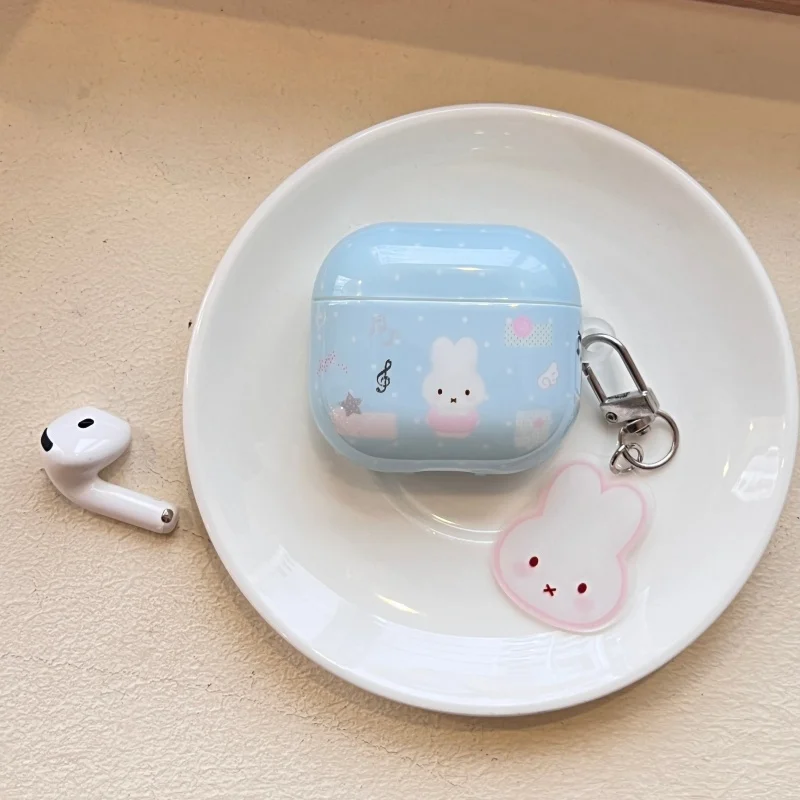 Фото Корейский милый чехол для наушников с кроликом Миффи для Apple Airpods 4 3 2 Pro 3, силиконовый чехол с подвеской, мультяшный дизайн, чехол для зарядки наушников. №3