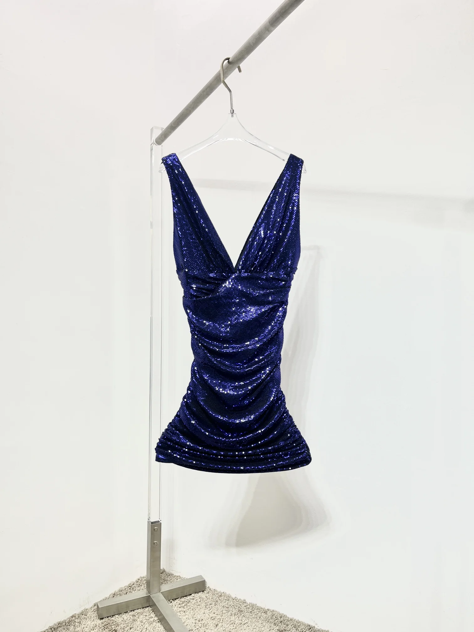 

Sequin V-neck dress, pure and fairy absolutely stunning party occasion 5.24