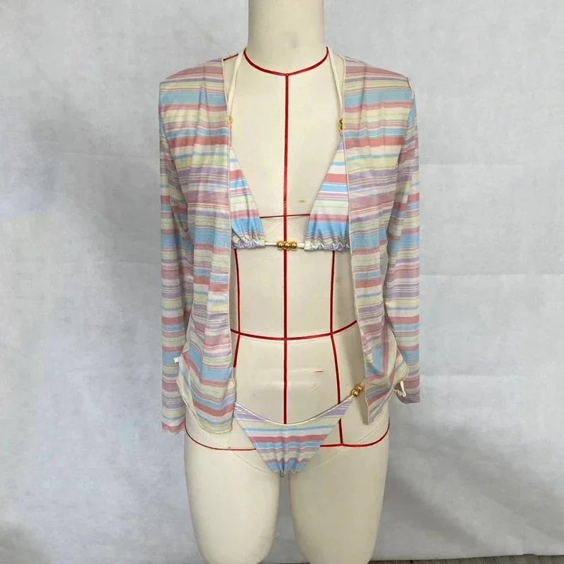 Женский раздельный купальник с лямкой на шее и высокой талией