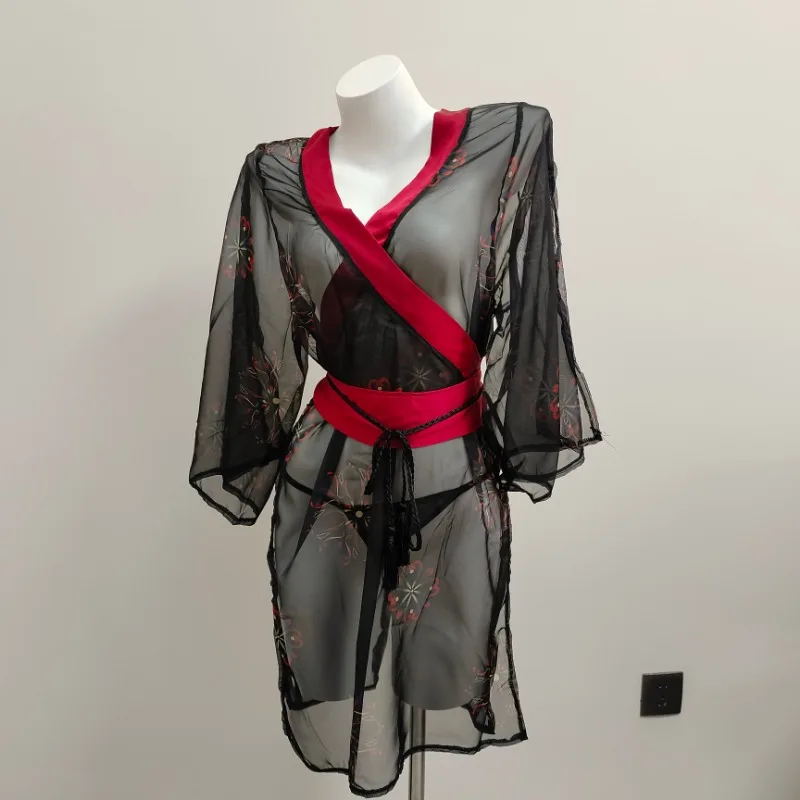 Кимоно женское с глубоким V-образным вырезом и высоким разрезом