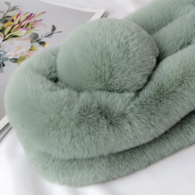 Рисунок 6 - Зимний шарф из искусственного кроличьего меха