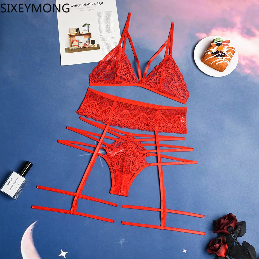 

Комплект женского нижнего белья из 3 предметов