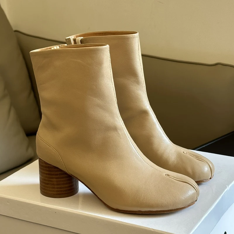 Женские ботильоны из натуральной кожи с разрезом на осень/зиму