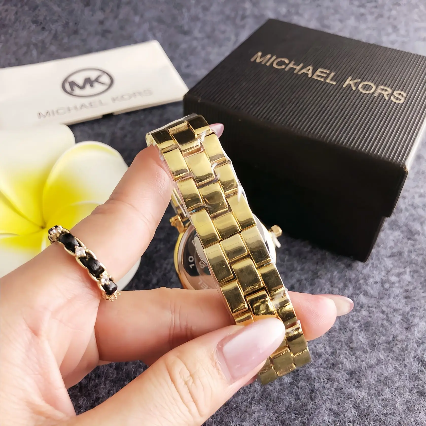 Фото Женские модные часы Michael Kors, роскошные повседневные деловые кварцевые часы, многофункциональный таймер с циферблатом из сплава, инкрустированным бриллиантами №5