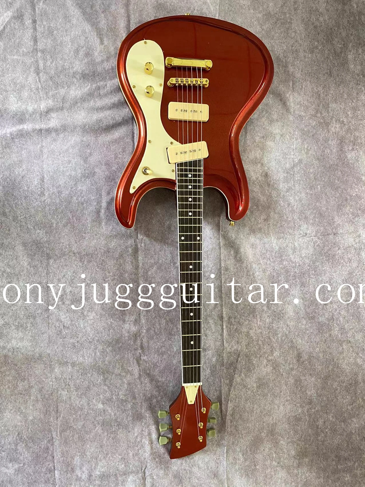 

Johnny Ramone Signature Mosrite Venture 1966 Metallic Red Electric Guitar Bigs Tremolo Bridge Dark Aqua White Pickupgard P-90 P