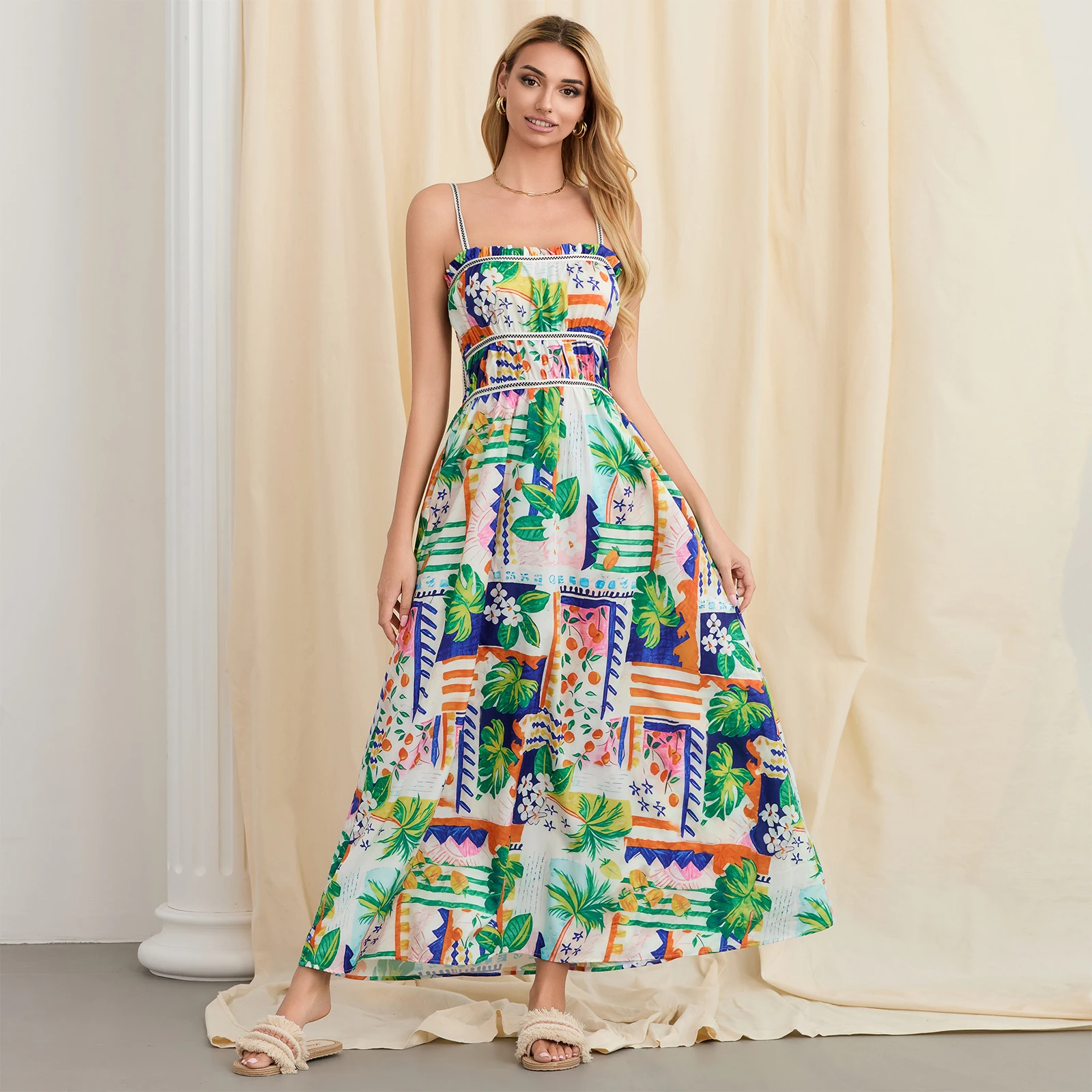 Женское винтажное платье на бретельках длинное пляжное с цветочным принтом в