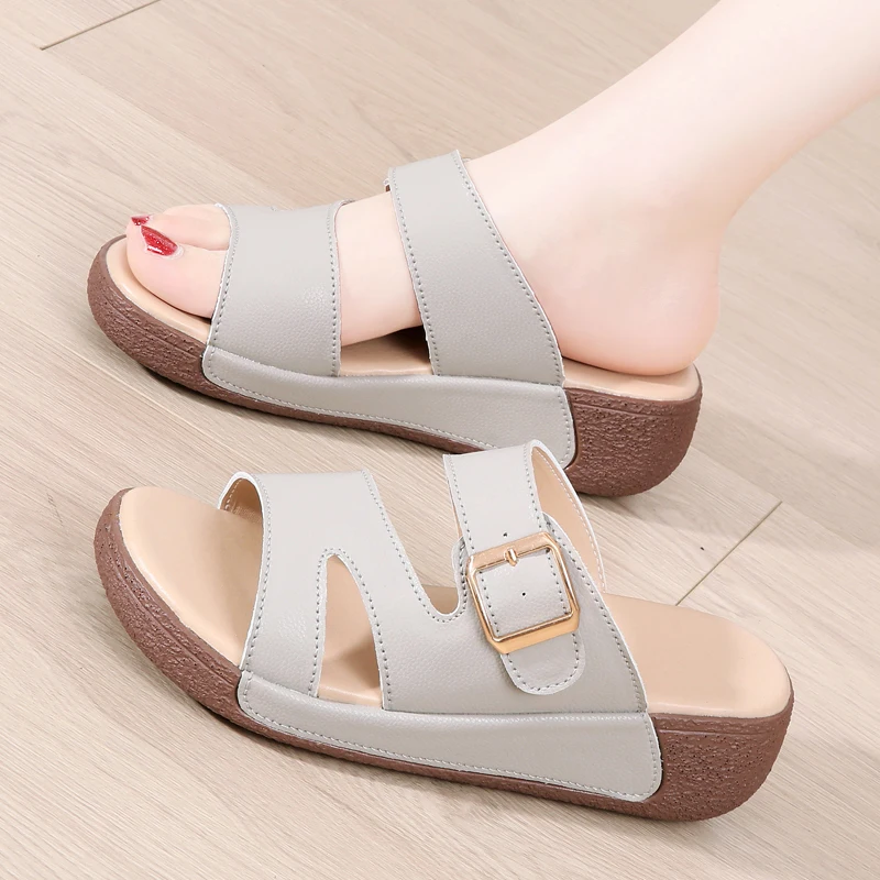 Big Size Outdoor Slippers Platform on A Wedge Shoes PU Women Heels Peep Toe Slides Summer High 2021 Bonded Leather Rome Scandals