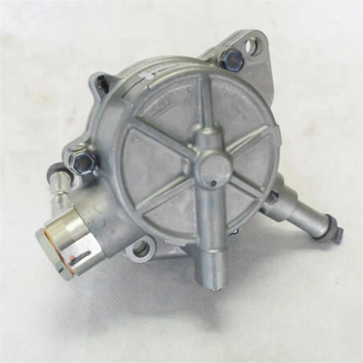 Вакуумный насос 2020A002 в сборе для L200 Pick Up B40 2.5DID 03/2006-03/2015