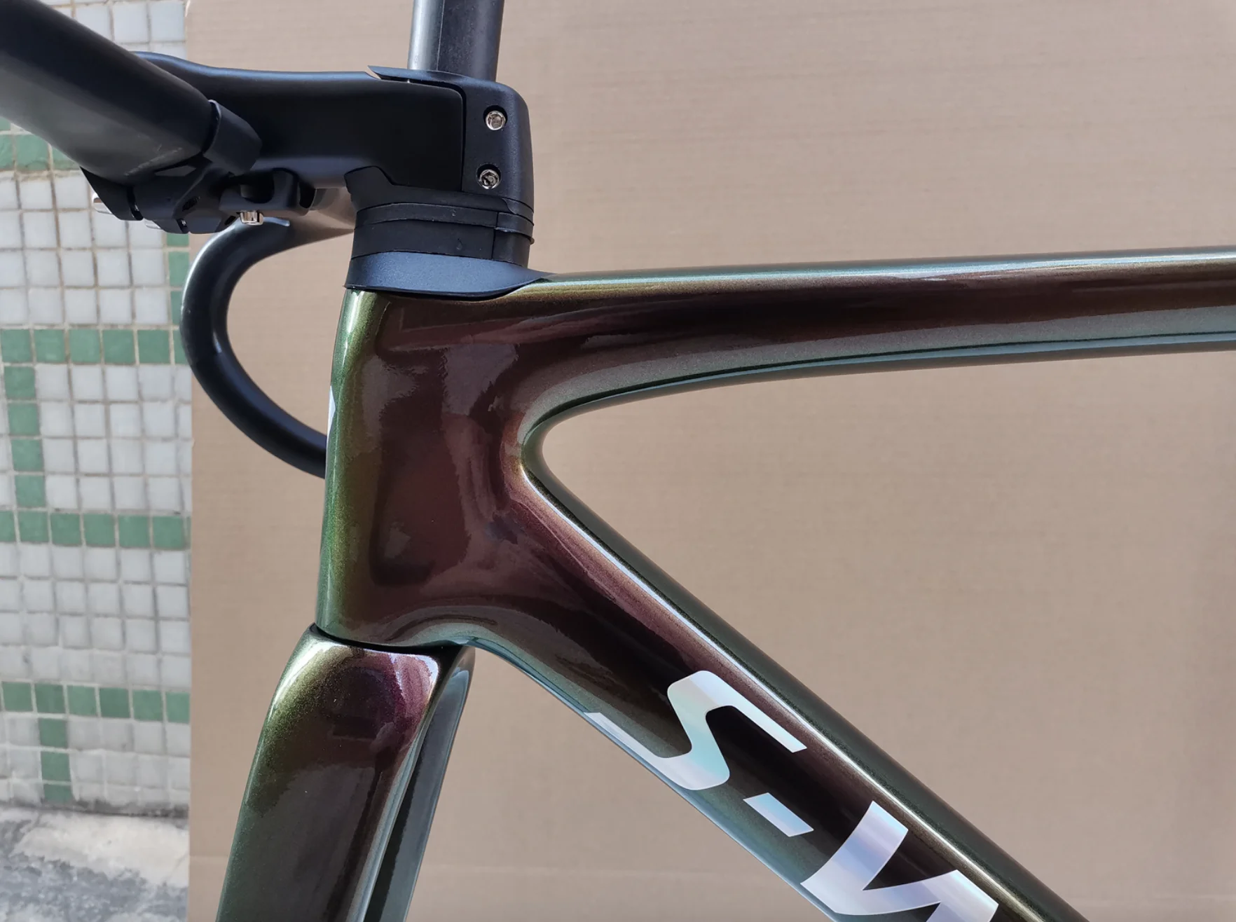 

2023 latest SL7 frameset carbon frame road bikes blue glossy coating red seatpost high quality carbon bicyle flat-mount disc