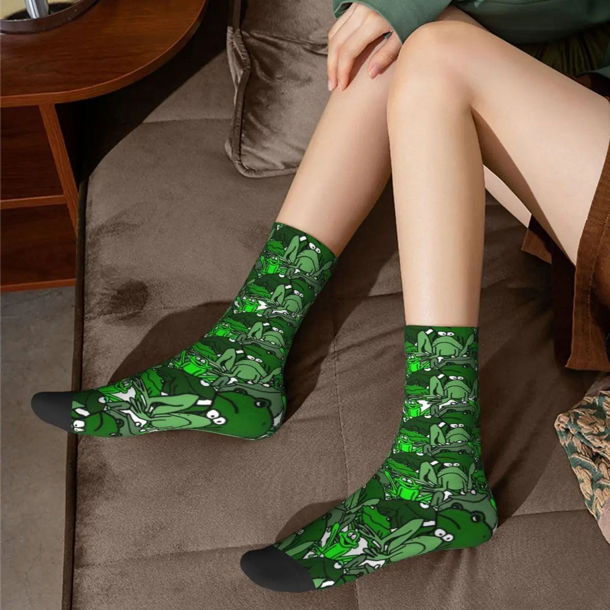 

Frog Cartoon Socks Funny Many Frogs Green Pattern Style Youth Mid Stockings Large Chemical Fiber Hiking Soft Socks