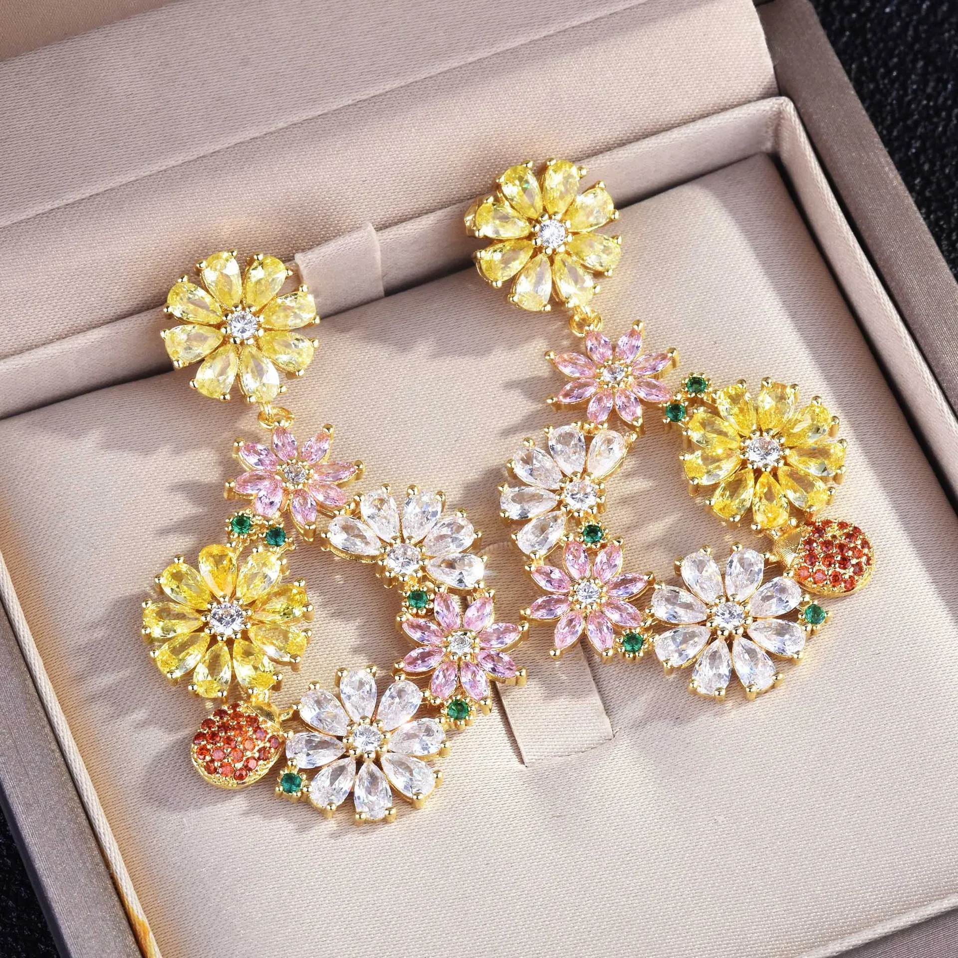 

Gorgeous 925 Silver Shine Dazzling Colorful Zircon Big Yellow Flower Earrings for Women Temperament Wedding Party Jewelry Gift