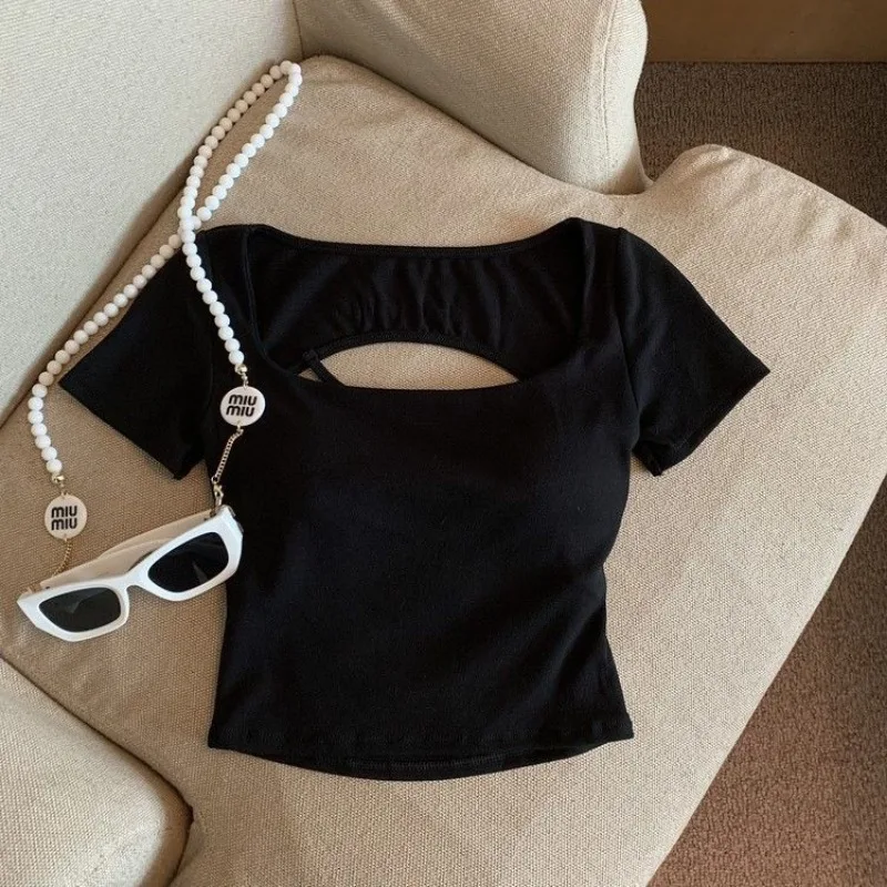 Футболка женская с открытой спиной