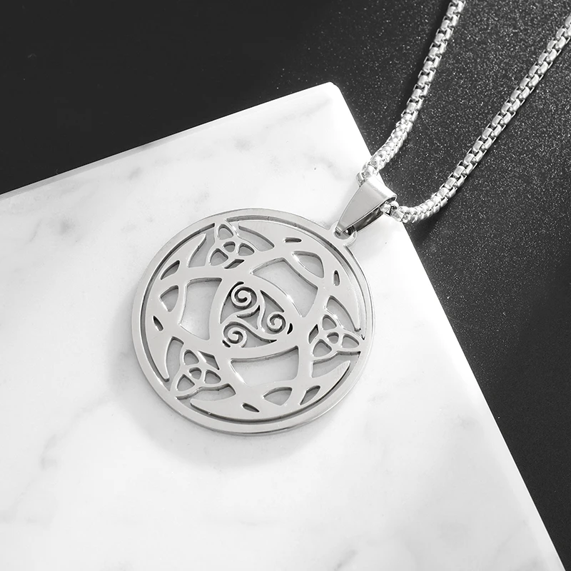 

Stainless Steel Trinity Celtic Knot Pendant Necklace for Men Women Women Good Luck Amulet Jewelry Gift