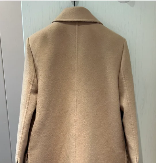 

2022 Winter Top Quality Luxury Women Fashion Warm Coat