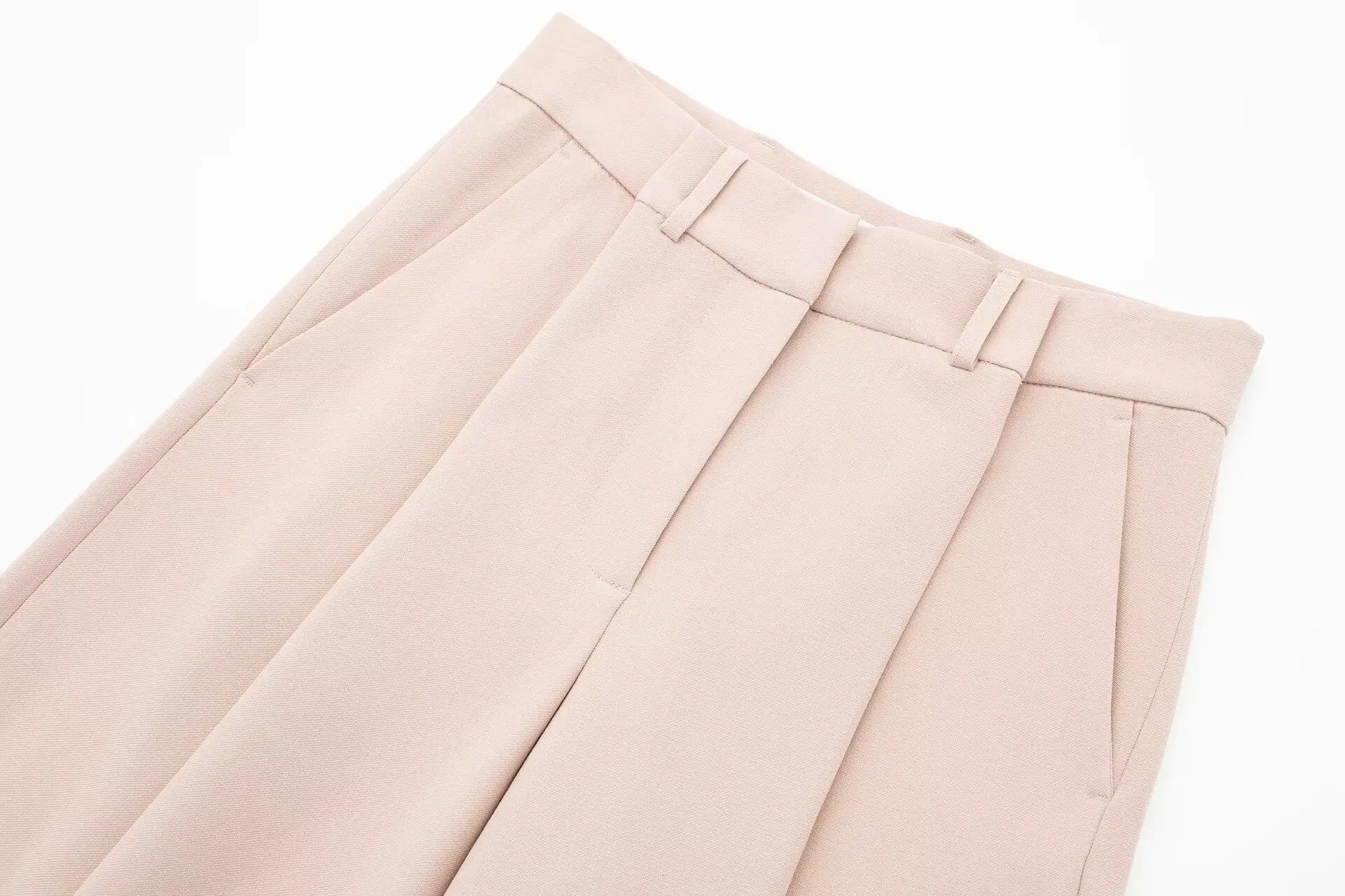 Элегантный темпераментный женский костюм-поло с длинным рукавом и перьями