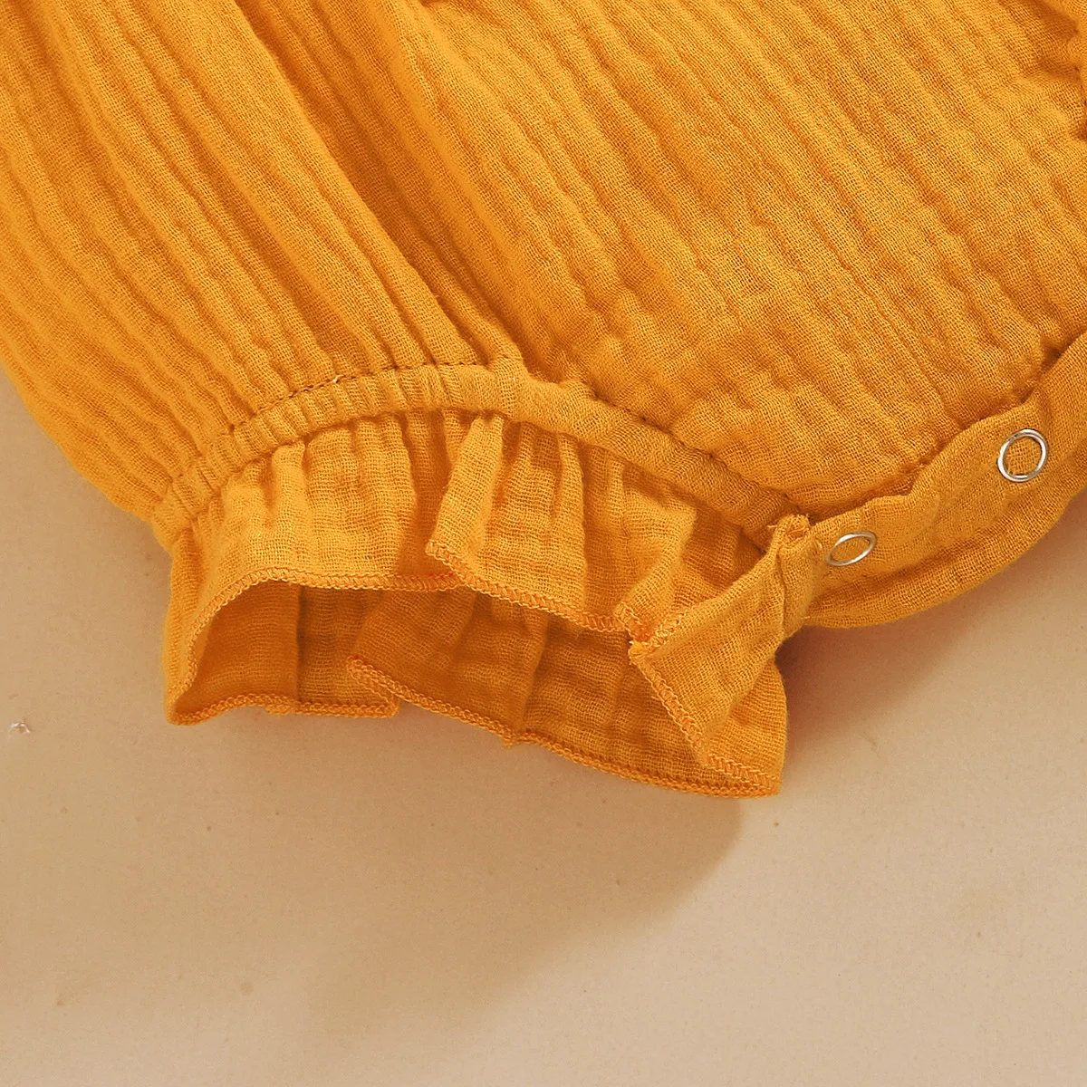 Комбинезон для новорожденных девочек + повязка на голову с оборками рукавах -