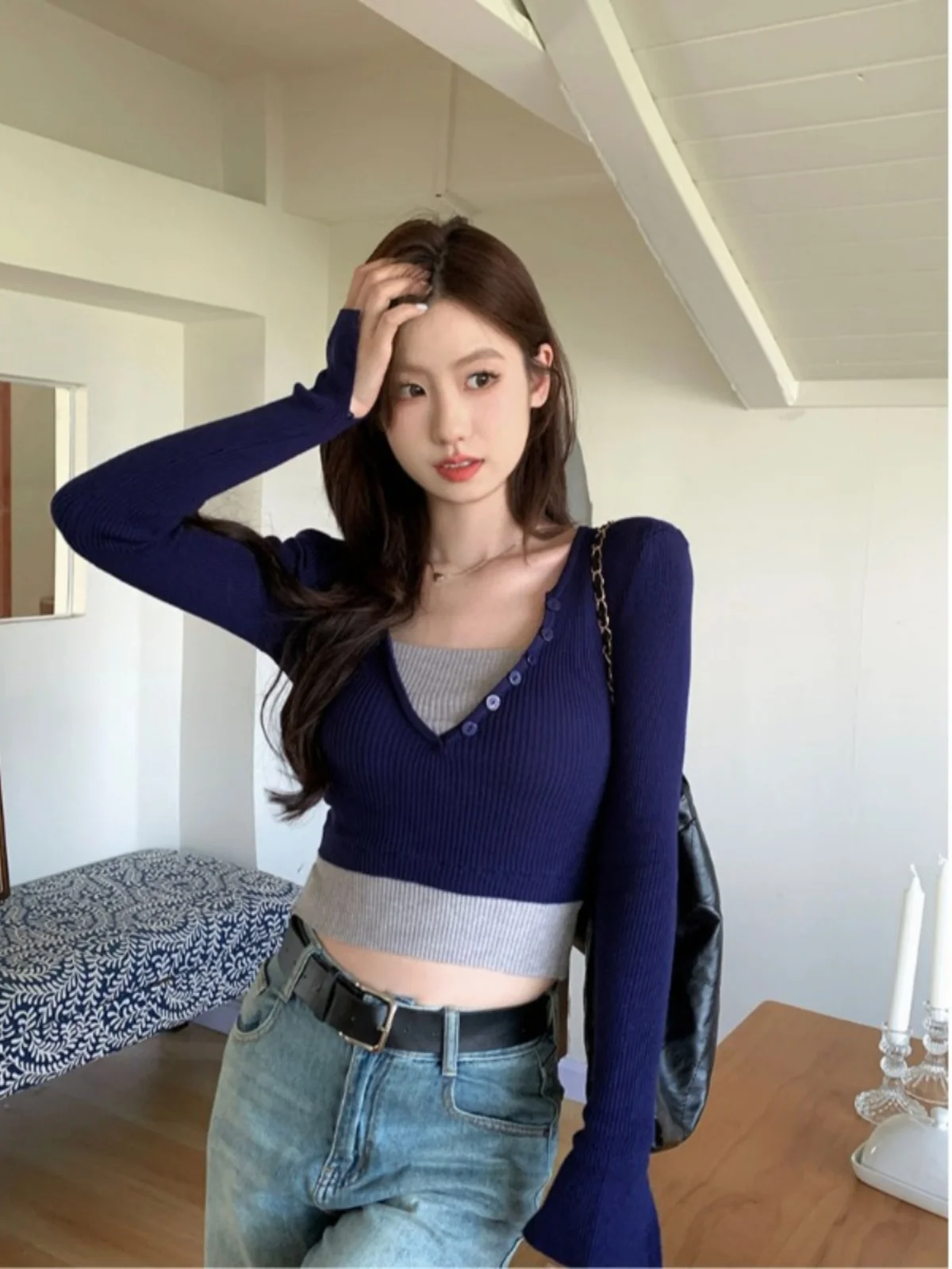 Женский вязаный топ из двух предметов в тон с полуоткрытым воротником стиле