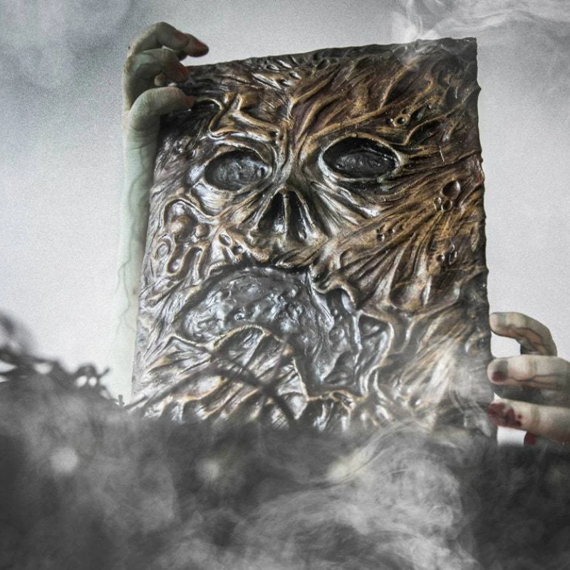 

Unique Necronomicon Dark Magic Book Demon Evil Dead Summon Book Ceremony Prop Book Collection Living Room Desktop Decoration