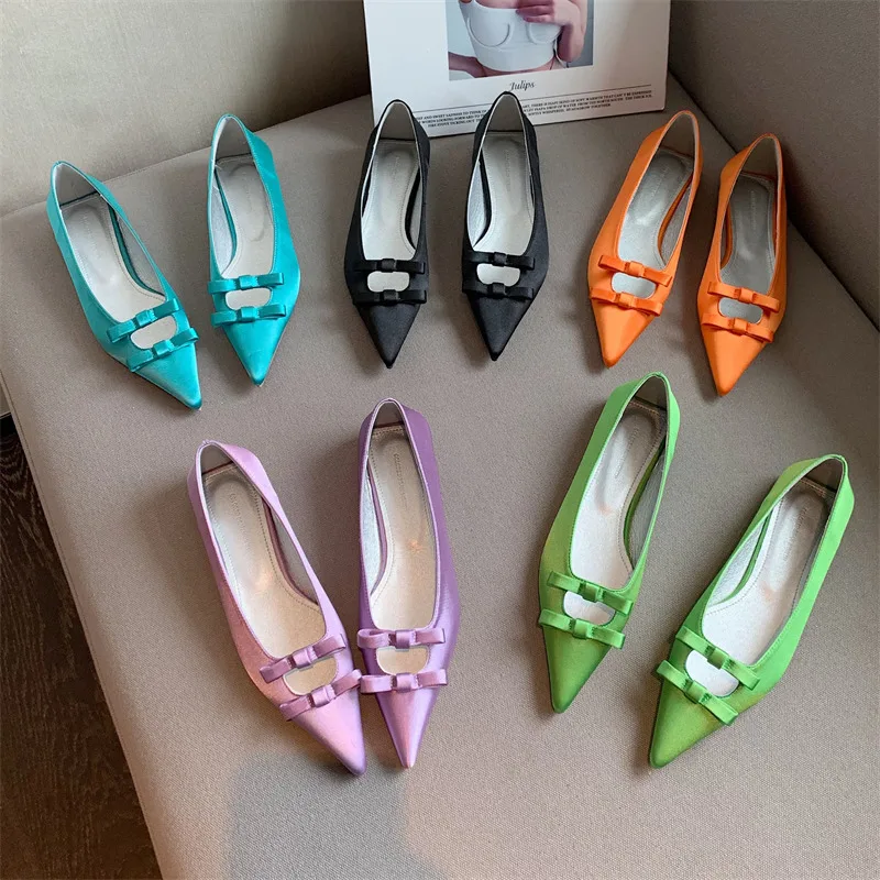 Мокасины женские с заостренным носком на плоской подошве без застежки |