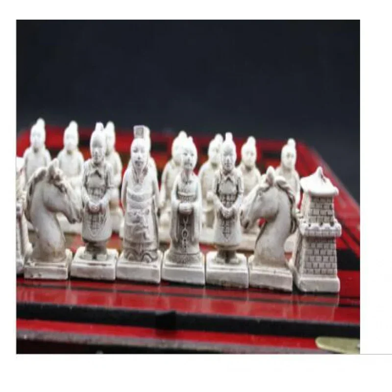 Шахматы терракотовые 32 шт. в красной коробке бронзовая фабрика Чистая латунь