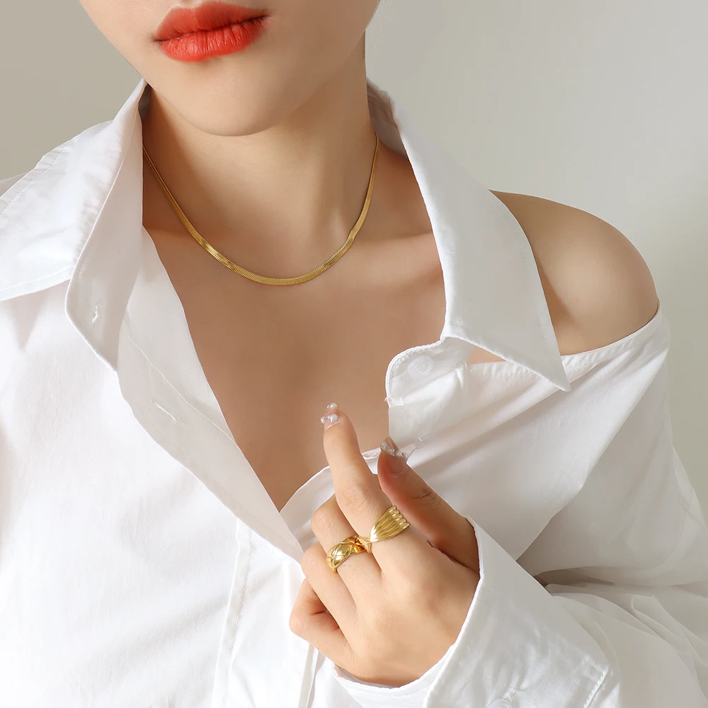 

Fashion Simple 18K Gold Snake Bone Chain Niche Design Spice Necklace Bracelet Jewelry Set Gift for Women Party OL