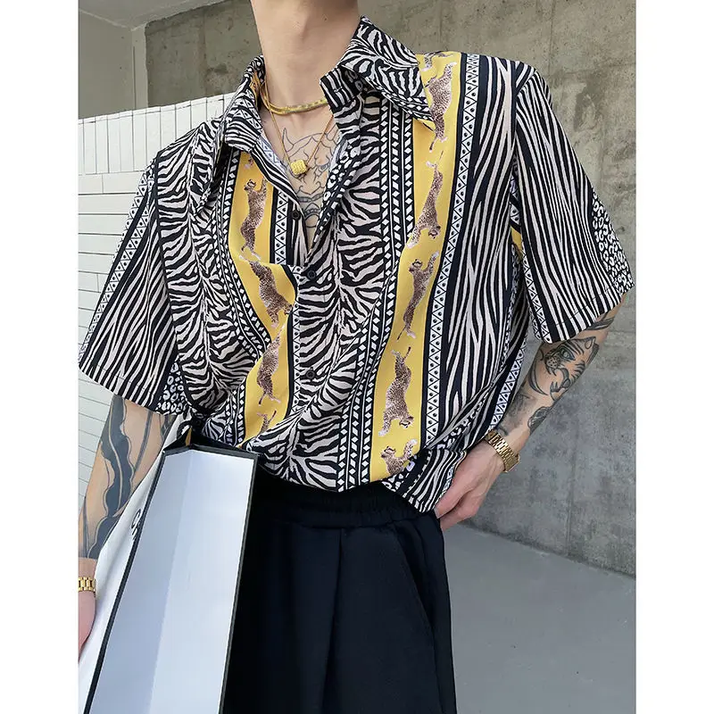 

Tiger Stripe Print Beach Style Short-sleeved Shirt Men Korean Design Casual Shirts Ruffian Handsome Shirt Women 2022 New Summer