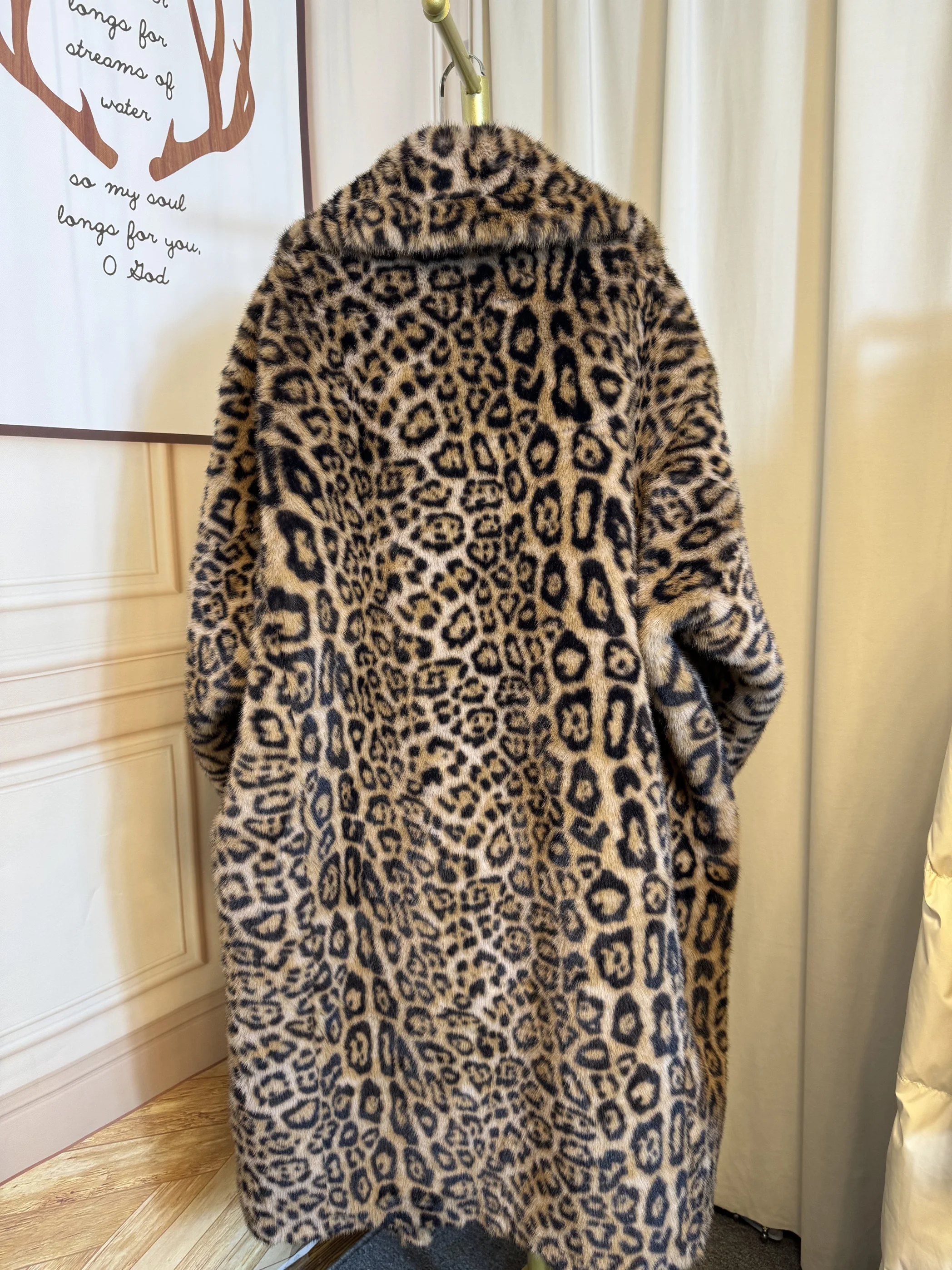 Тяжелая рекомендую 2024 новая утолщенная высококачественная верхняя одежда из