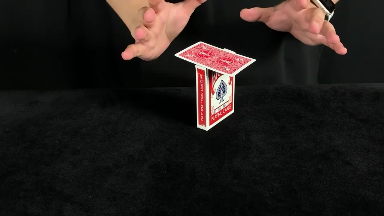 

2022, Doosung Hwang, волшебные трюки