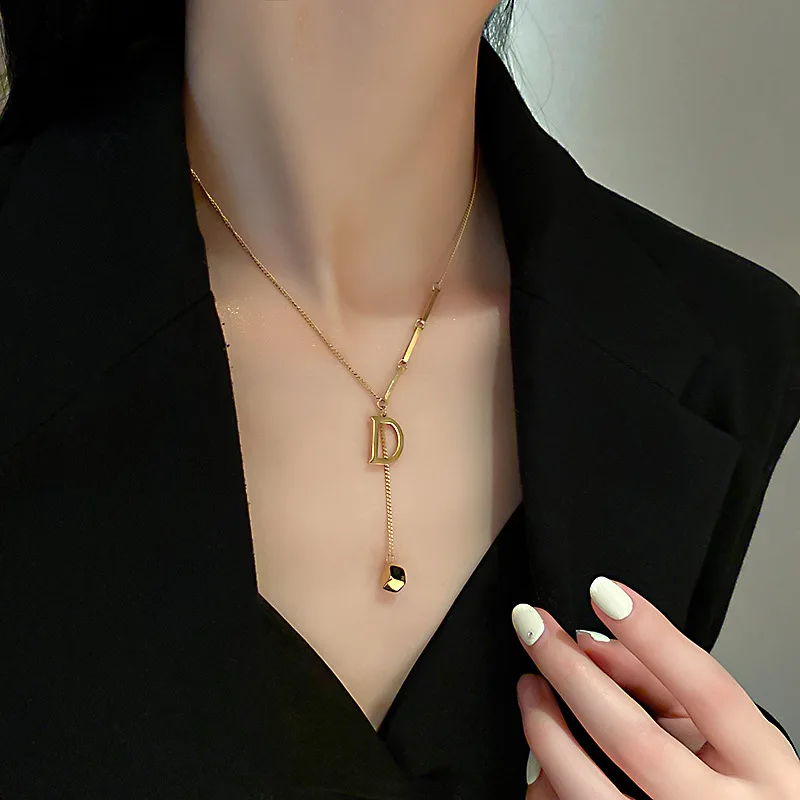 

Fashion Titanium Steel Letter D Necklace For Women Girl Dating Birthday Charms Jewelry Gift