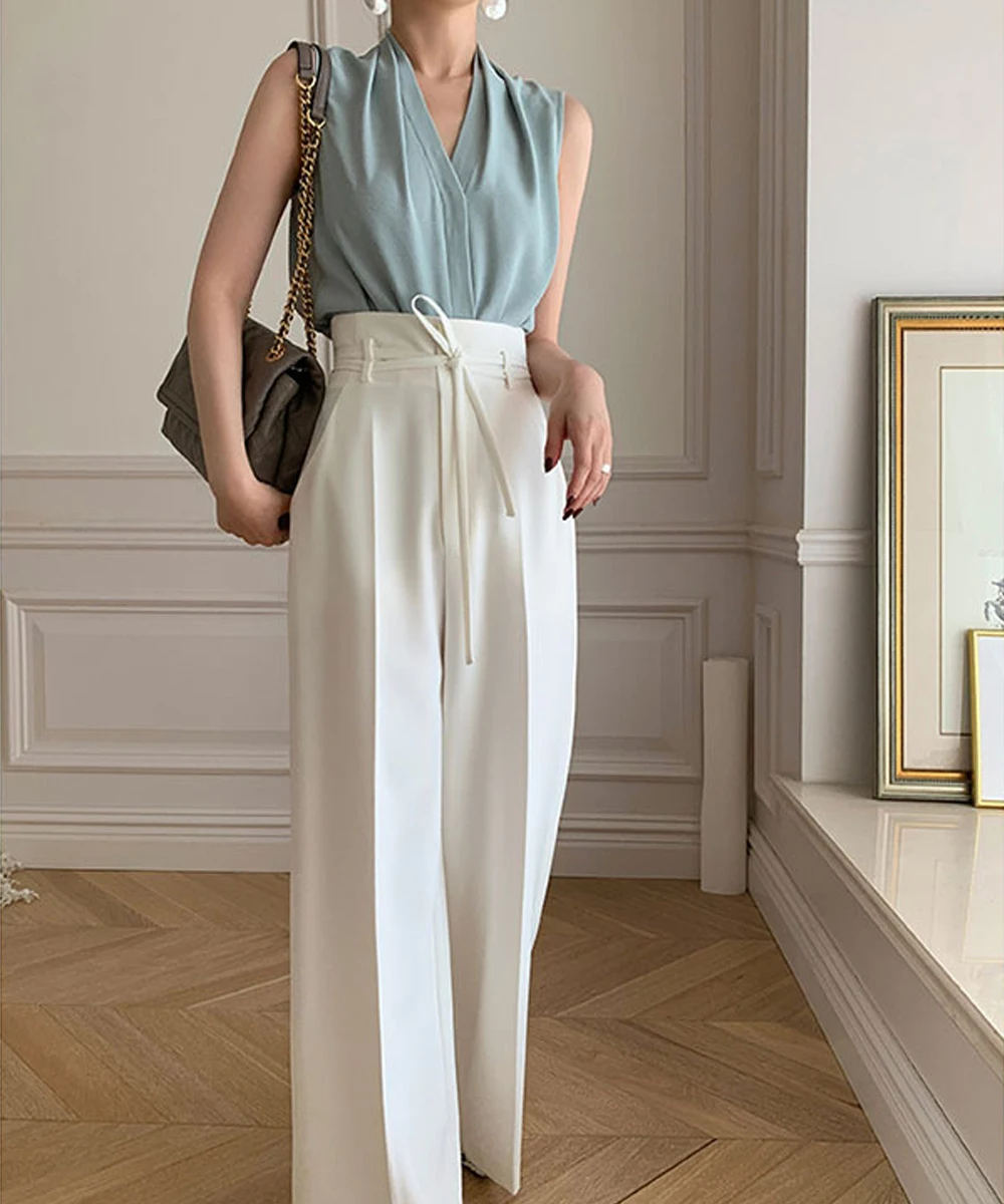 Женская блузка без рукавов с V-образным вырезом