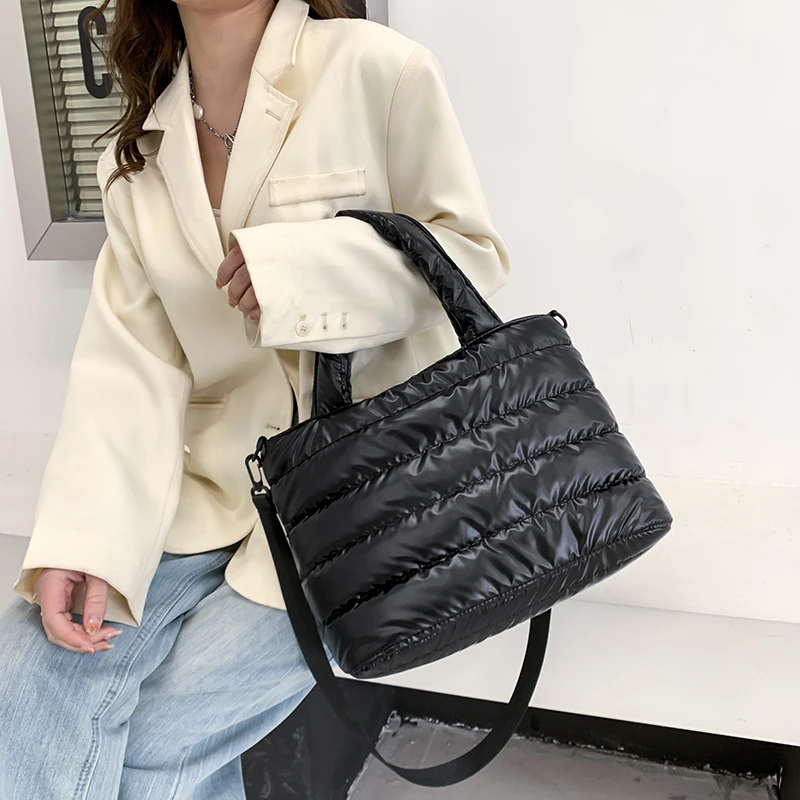 

2022 New Fashion Luxury Design Big Pu Leather Shoulder Crossbody Bags for Women Trending Shopping Purses and Handbags Sac A Main