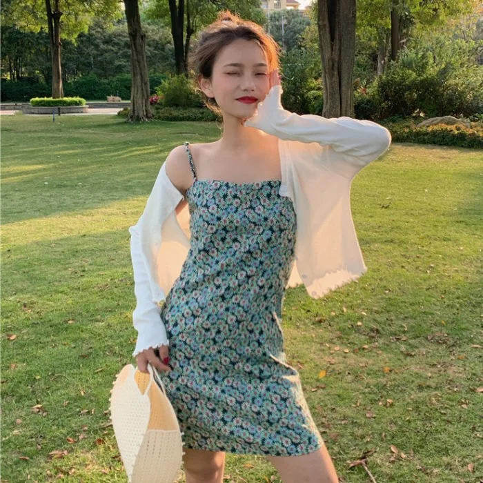 

Sling Dress 2022 Spring and Summer New Printed Vest Dress Thin Fungus Lace Short Knitted White Sunscreen Cardigan