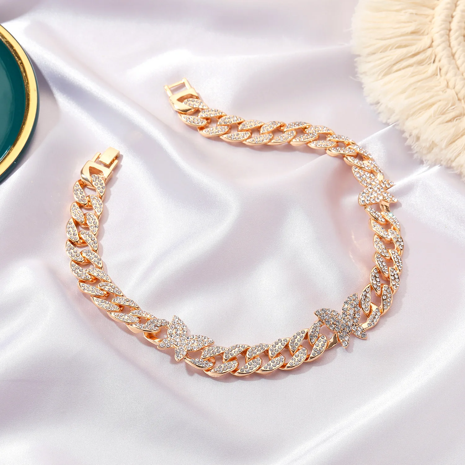 Crystal Beaty Butterfly Choker Necklace Rhinestone Pendant Necklaces Chain Sparkly Butterfly Jewerly Fashion Party Accessories