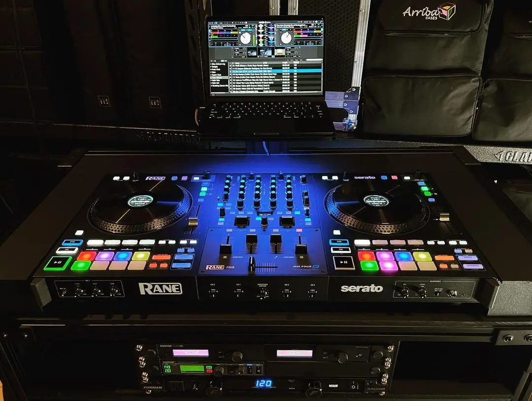 

(Новая скидка) четырехканальный DJ-контроллер Rane Hot