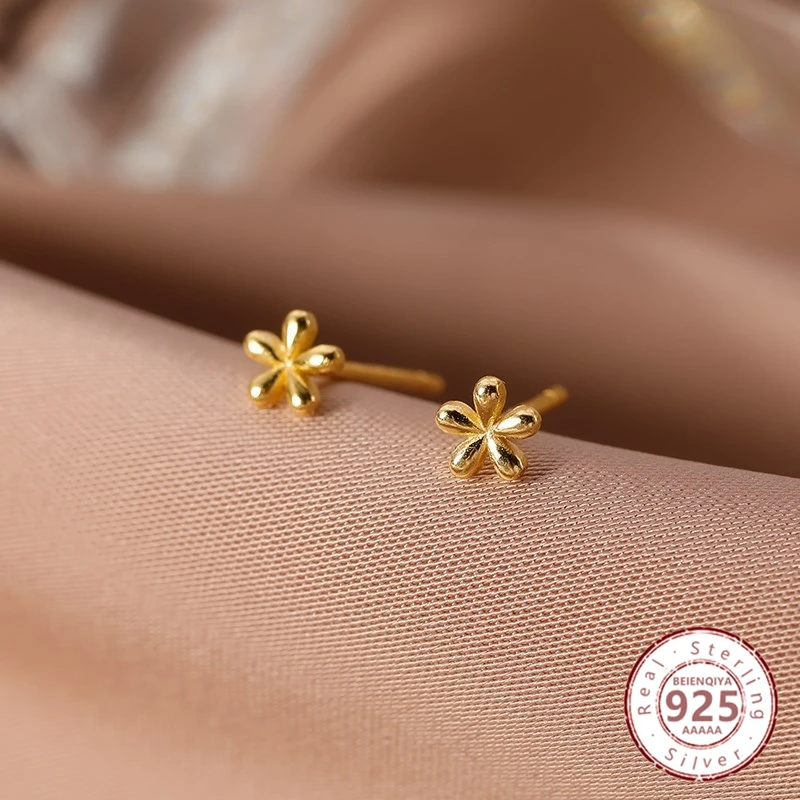 

Prevent Allergies 925 Sterling Silver Cute Mini Petal Stud Earrings for Women Simple Glossy Flower 14K Gold Plated Jewelry Gifts