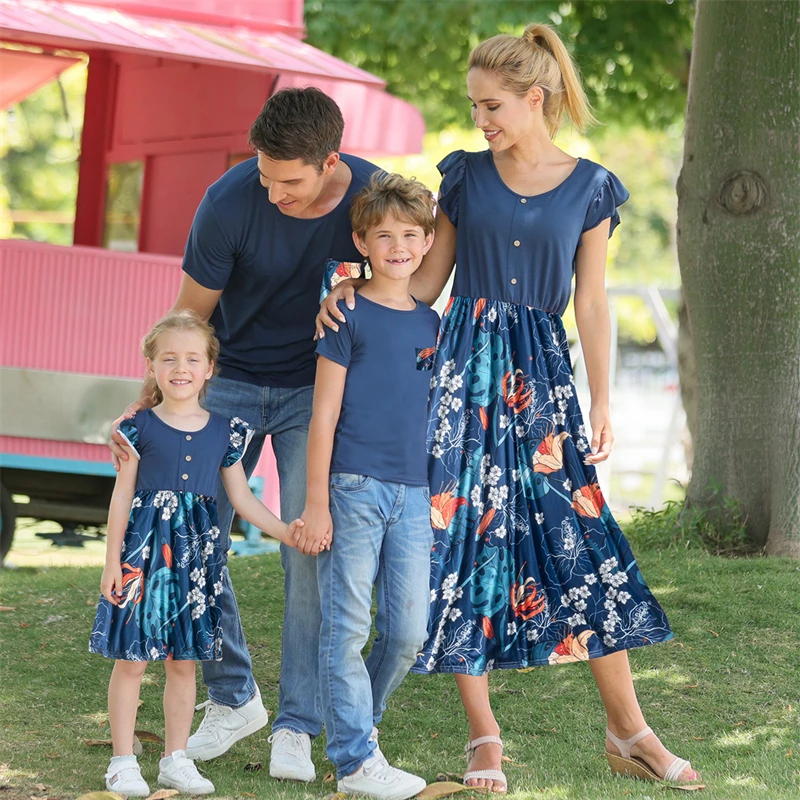 

2022 Family Matching Outfits Look Ruffled Sleeve Mother Daughter Dresses Flower Mommy and Me Clothes Father Son Cotton T-shirts
