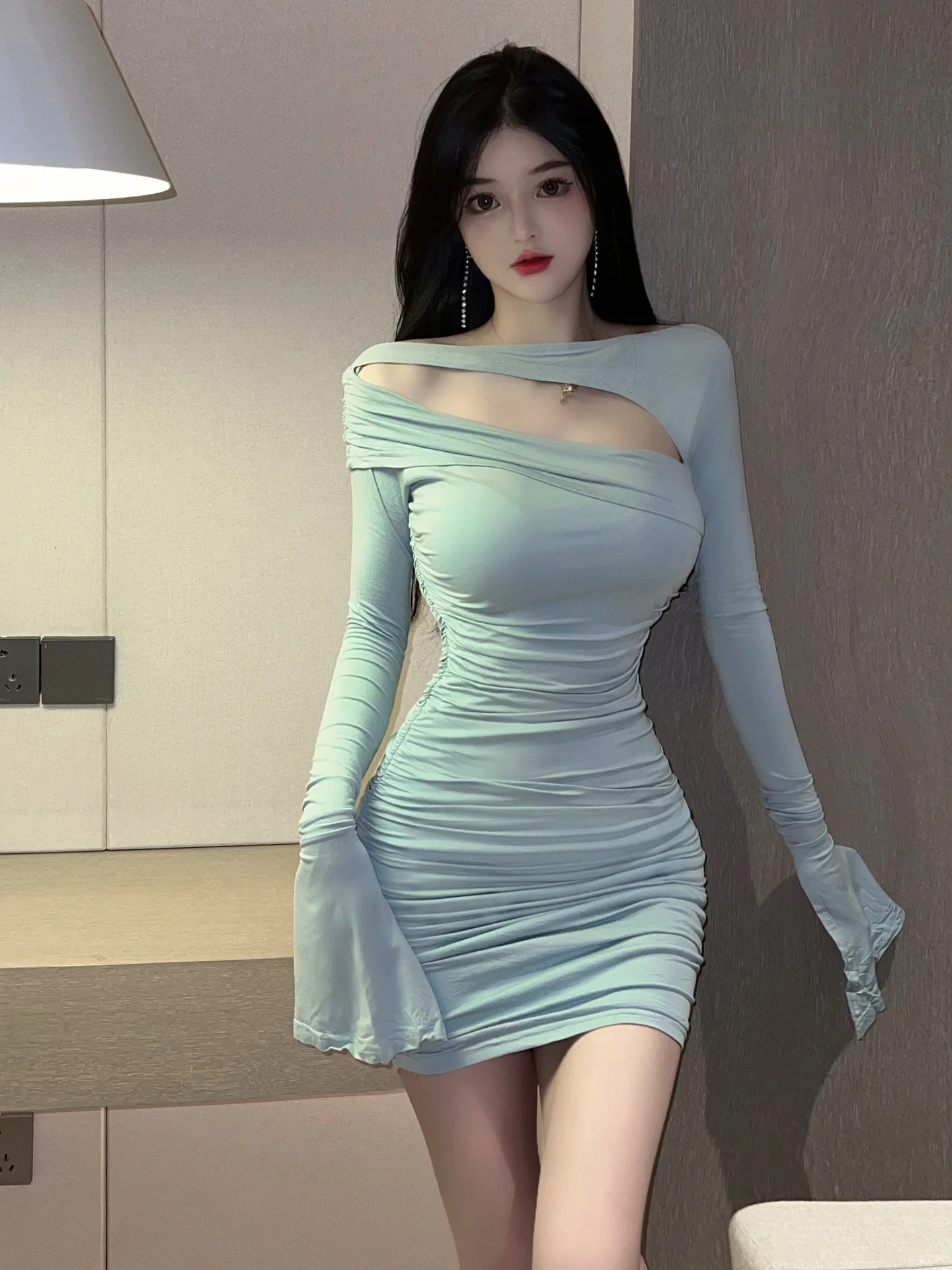 

Blue New Elegant Mature Fashion Charm Gentle Sexy One-shoulder Hollowed-out Flare Sleeve Pleated Buttock Dress For Women Y14O