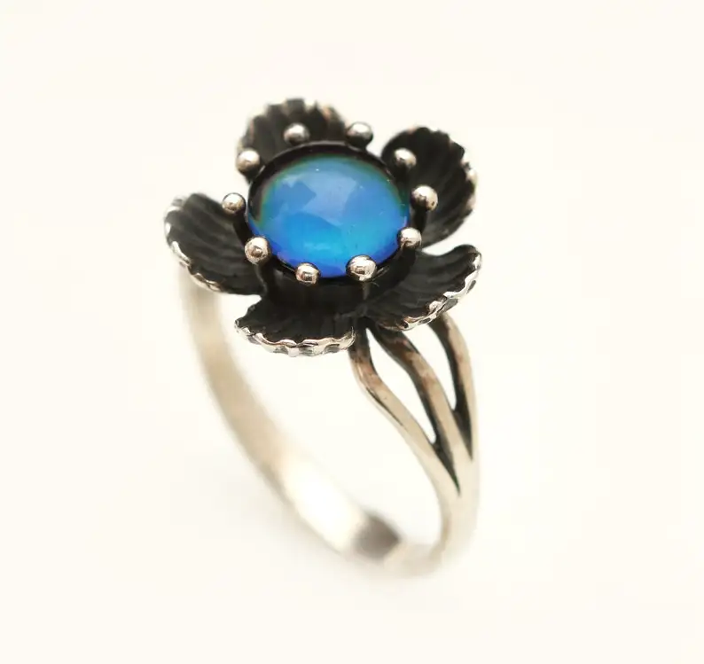

Mood Ring For Women, Mood Stone Ring, Color Changing Ring, Flower Ring Silver, Botanical Jewelry, Boh