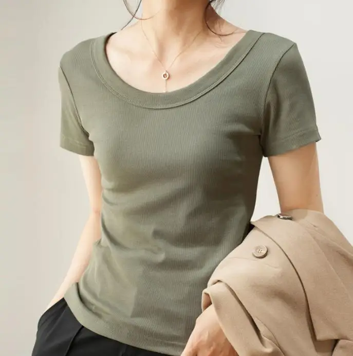 

Short sleeved Women's T-shirt Short style
