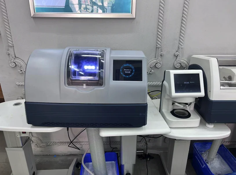 Фотошлифовальная машина для оптических линз MOLO-1200 China автоматическая резка с 3d