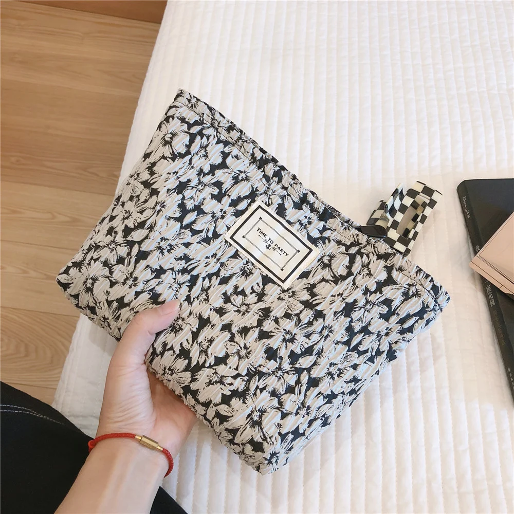 

Черная белая косметичка с бантом, текстурная сумка для макияжа с рисунком в воде, искусственные мягкие тканевые клатчи с цветами, сумка