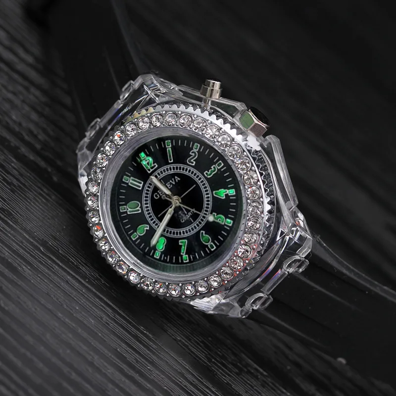 

Fashion Silicone Watch Trend LED Luminous Women Men Sports Wristwatches Flash Quartz Couple Clocks Children's Watch