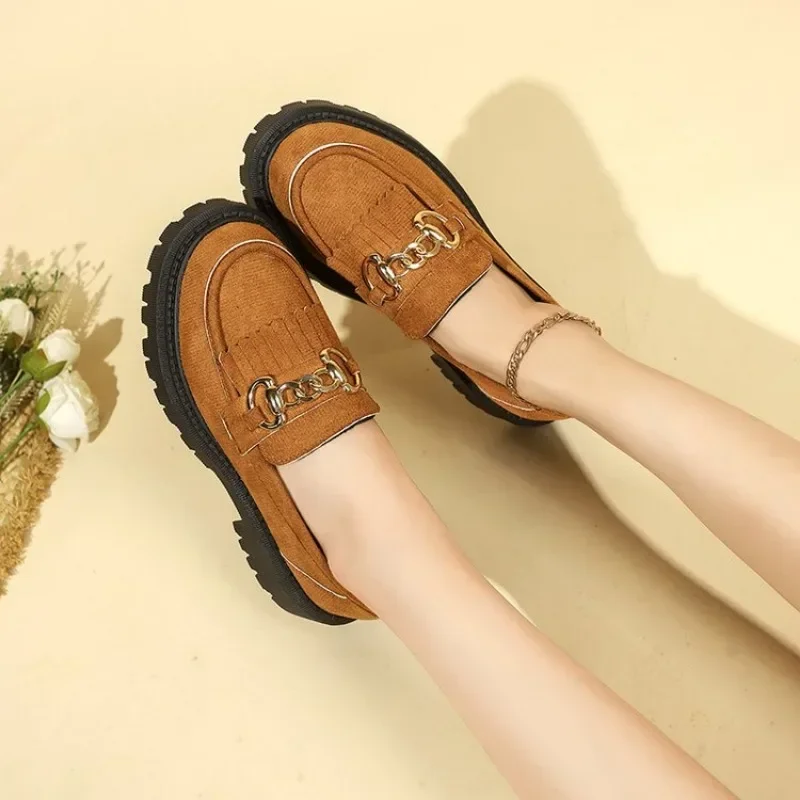 Женские туфли на танкетке повседневные платформе женские лоферы осень 2024