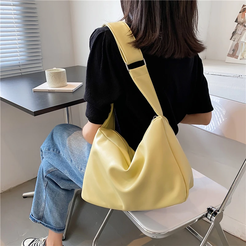 

Advanced sense simple bag women's spring new fashion single shoulder armpit bag large capacity messenger bag single shoulder bag