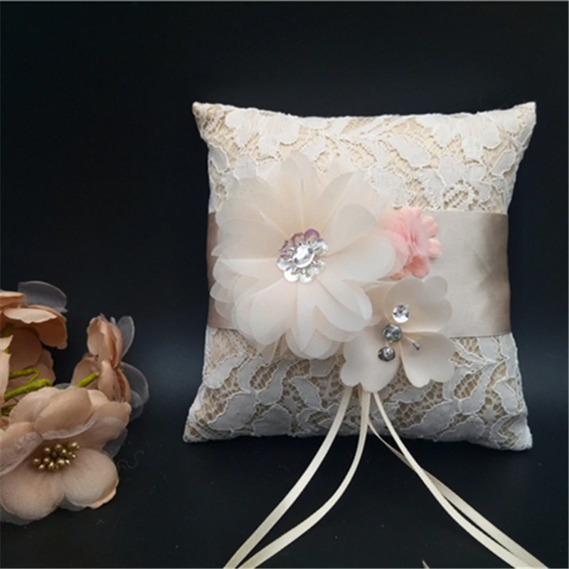 

15x15cm European Romantic Bridal Wedding Ring Pillow Double Heart White Handmade Ribbon Cushion Decor for Wedding Ceremony